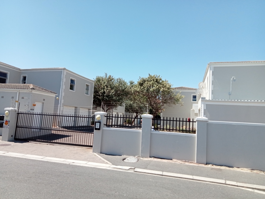 3 Bedroom Property for Sale in Parklands Western Cape